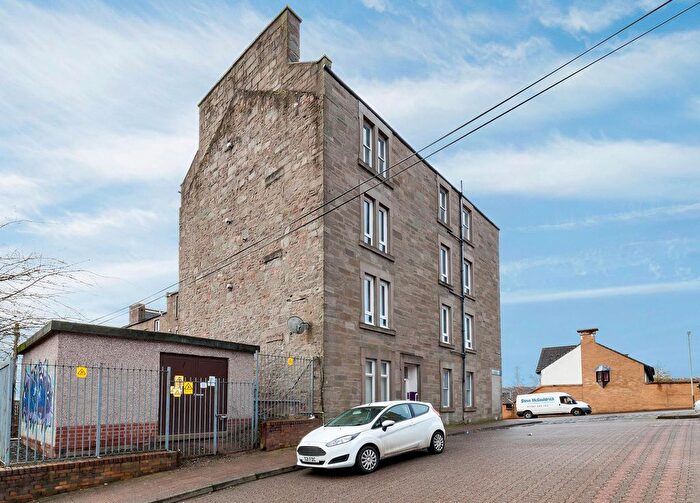 2 Bedroom Flat To Rent In Black Street, Dundee, Angus, DD2