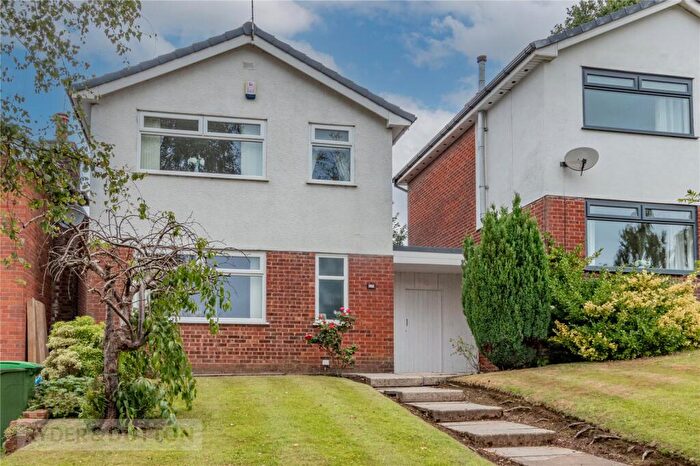 3 Bedroom Link Detached House For Sale In Firwood Park, Chadderton, Oldham, Greater Manchester, OL9