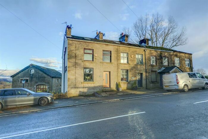 3 Bedroom End Of Terrace House For Sale In Holcombe Road, Helmshore, Rossendale, BB4