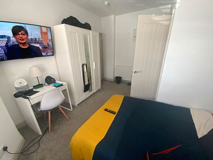 1 Bedroom Terraced House To Rent In Roberts Road, High Wycombe, HP13
