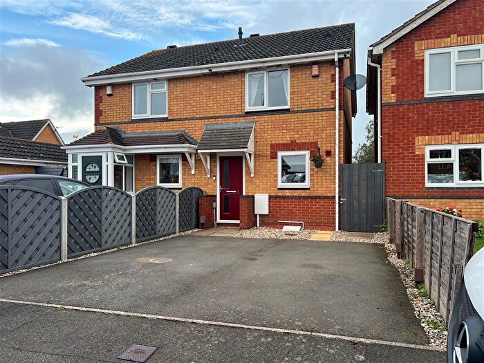 2 Bedroom Semi-Detached House For Sale In Spring Meadow, Tipton, DY4