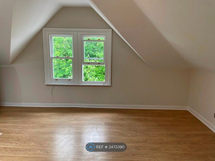 2 Bedroom Flat To Rent In Endymion Road, London, N4