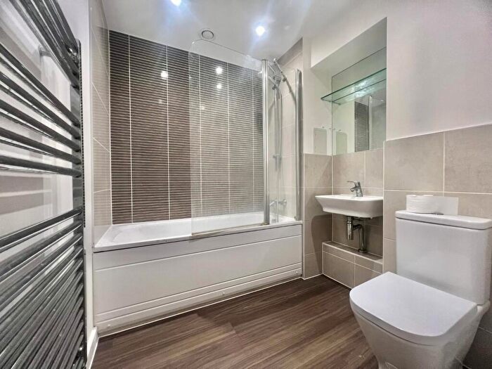 2 Bedroom Flat To Rent In Centenary Plaza, Southampton, SO19