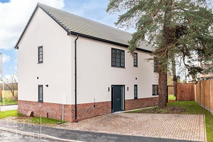 4 Bedroom Detached House For Sale In Hawthorn Close, Ongar Road, Fyfield, CM5