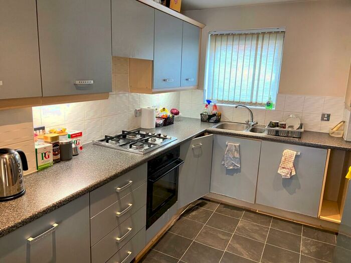 3 Bedroom House To Rent In Longleat Avenue, Birmingham, B15