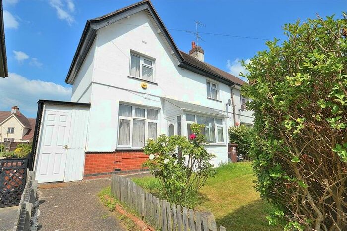 3 Bedroom Semi-Detached House To Rent In Kenmuir Avenue, Northampton, NN2