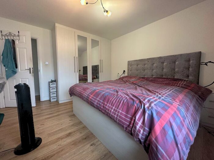 3 Bedroom Terraced House To Rent In Slough, Berkshire, SL2