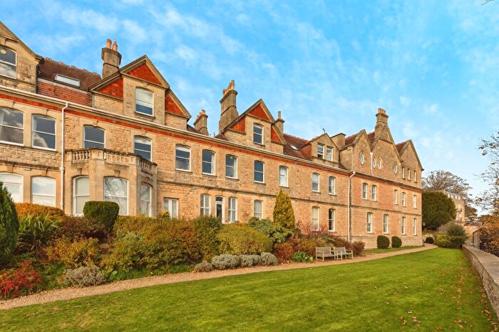 1 Bedroom Apartment For Sale In Lansdown Grove, Bath, BA1