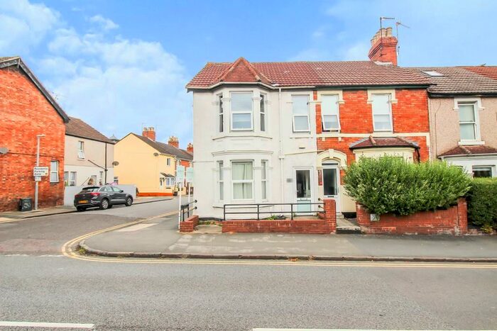 Studio To Rent In Groundwell Road, Town Centre, Swindon, SN1