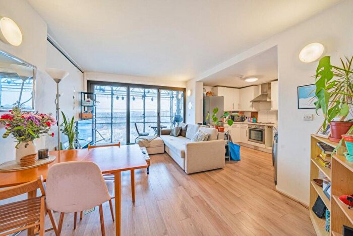 1 Bedroom Flat For Sale In Consort Road, Peckham, SE15