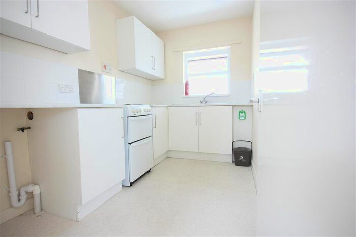 1 Bedroom Flat To Rent In Abbotsbury Road, Weymouth DT4