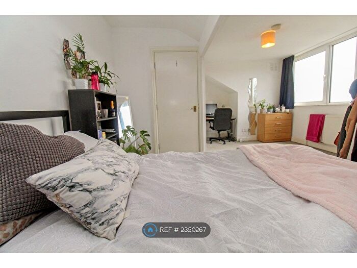 4 Bedroom Terraced House To Rent In St. Anns Avenue, Leeds, LS4