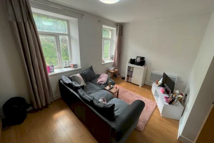 2 Bedroom Flat To Rent In Broadway Treforest, CF37