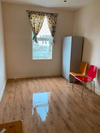 Studio To Rent In Bellingham Road, London, SE6