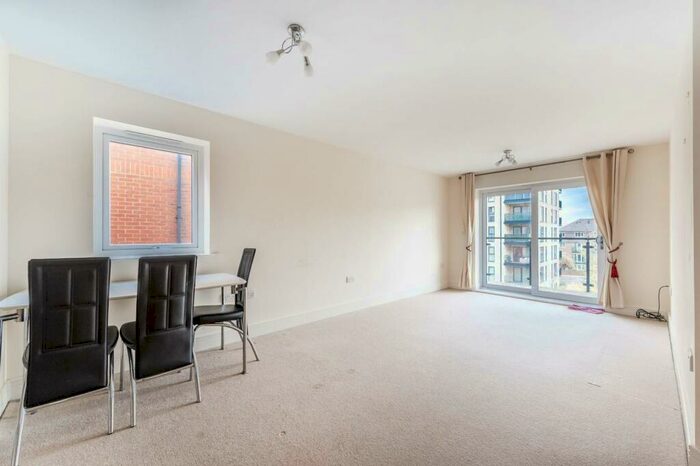 2 Bedroom Flat To Rent In St John's Road, Harrow, HA1
