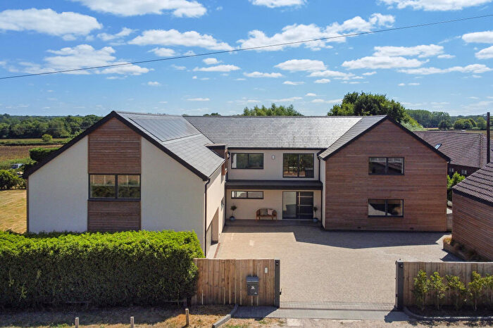 6 Bedroom Detached House For Sale In Goose Hill, Thatcham, RG19