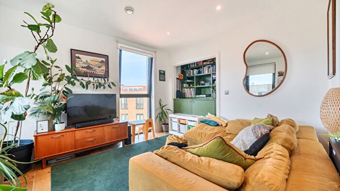 2 Bedroom Flat For Sale In Masons House, Navigators Walk, Fish Island, London, E3