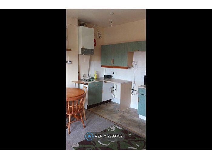 1 Bedroom Flat To Rent In Mansfield Road, Alfreton, DE55