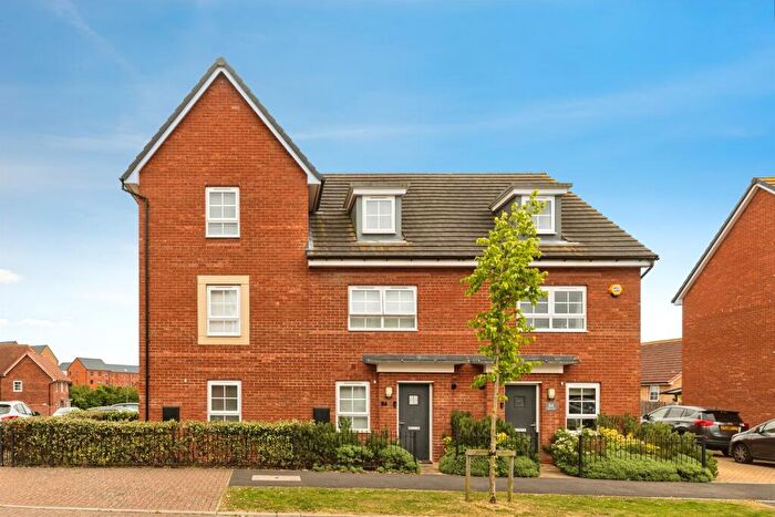 3 Bedroom Terraced House For Sale In Cicero Crescent, Fairfields, Milton Keynes, MK11