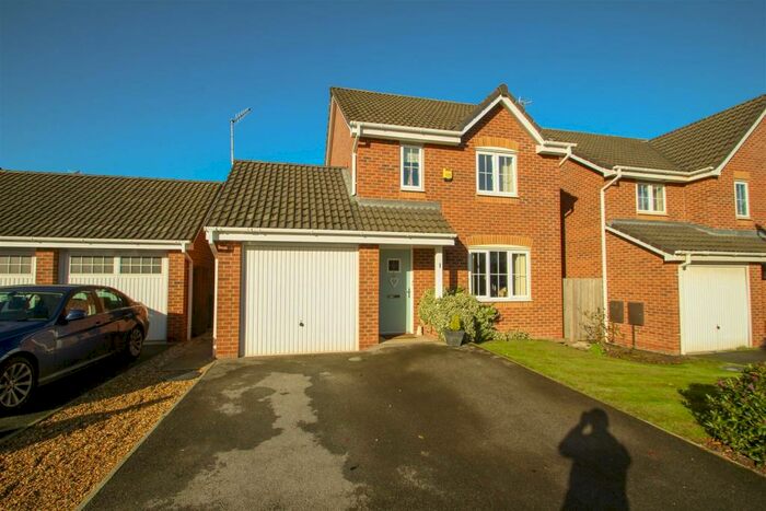 3 Bedroom Detached House To Rent In Snowgoose Way, Newcastle, ST5