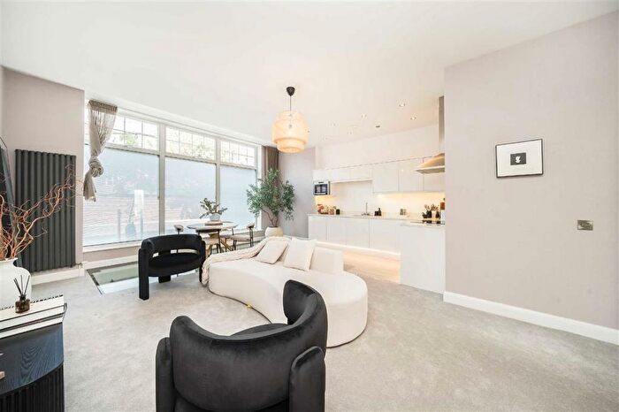 3 Bedroom Flat For Sale In Welmar Mews, Clapham, SW4