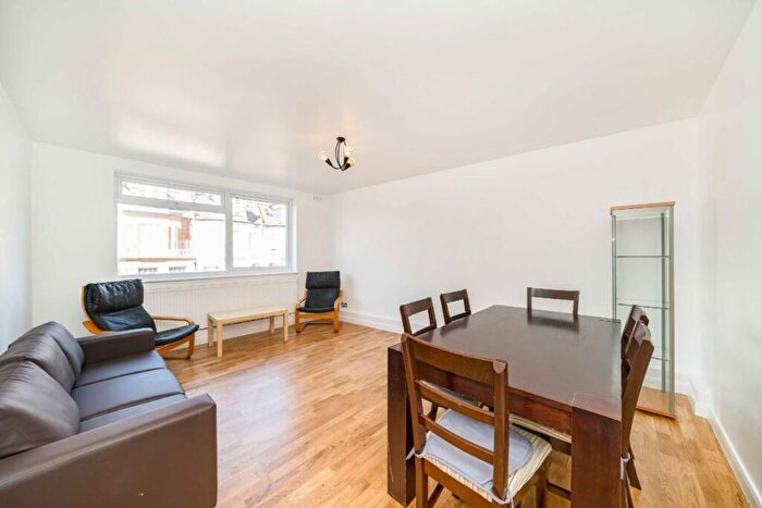 2 Bedroom Flat For Sale In Inglewood Road, West Hampstead, NW6