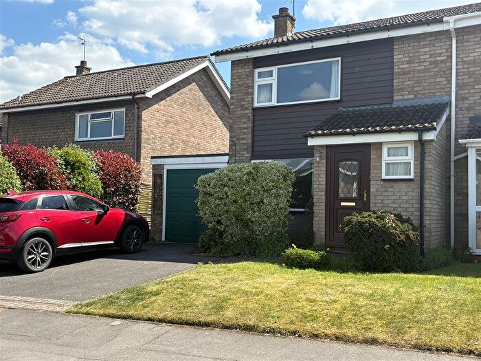 3 Bedroom Semi-Detached House To Rent In Heber Drive, Harbury, Leamington Spa, CV33