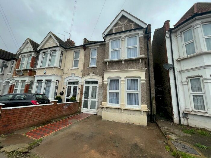3 Bedroom Terraced House To Rent In Eton Road, Ilford, London, IG1