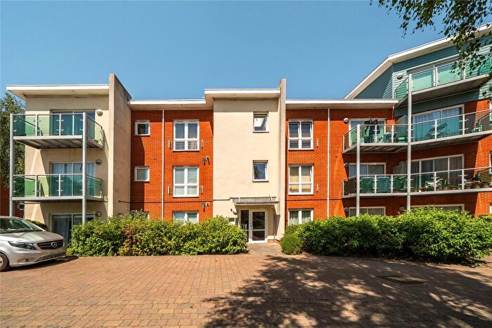 2 Bedroom Flat For Sale In Medhurst Drive, Bromley, BR1