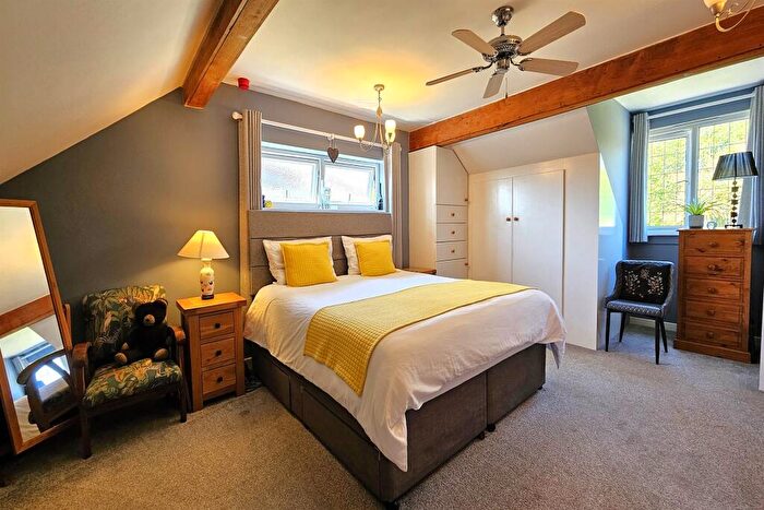 6 Bedroom Detached Bungalow For Sale In Wareham, BH20 - Photo 8