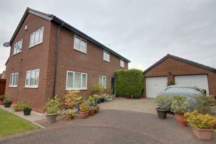 4 Bedroom Detached House For Sale In Holmes Park, Eastrington, DN14