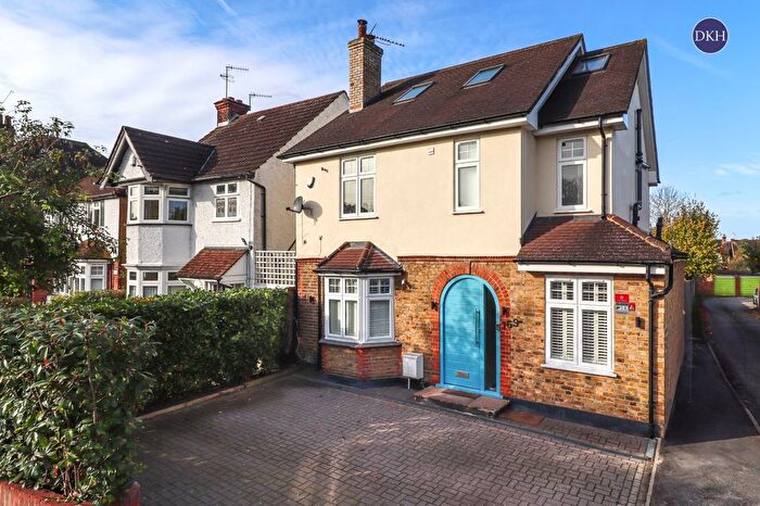 4 Bedroom Detached House To Rent In Pinner Road, Oxhey Village, Watford, WD19