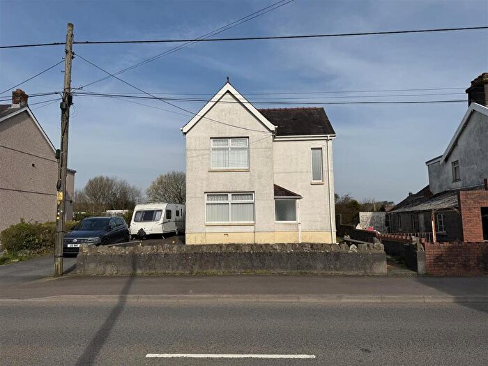 3 Bedroom Detached House For Sale In Penybanc Road, Ammanford, SA18