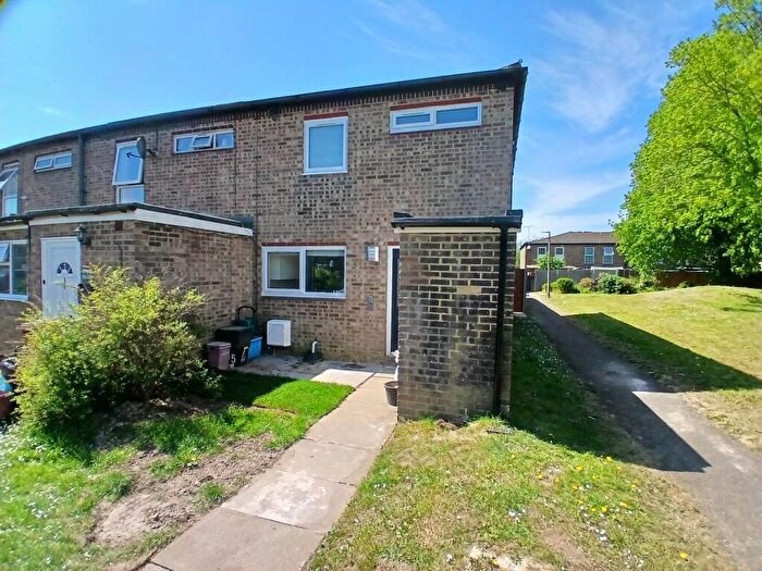 3 Bedroom House To Rent In Canterbury Way, Stevenage, SG1