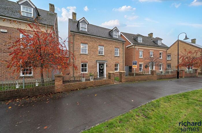 4 Bedroom Detached House For Sale In Yardlee Walk, East Wichel, Swindon, SN1