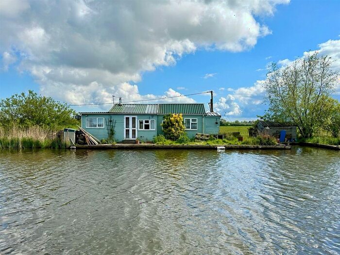 2 Bedroom Detached Bungalow For Sale In Riverside, Repps With Bastwick, Great Yarmouth, NR29