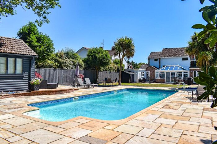 5 Bedroom Link Detached House For Sale In Holmhurst Avenue, Highcliffe, Christchurch, BH23