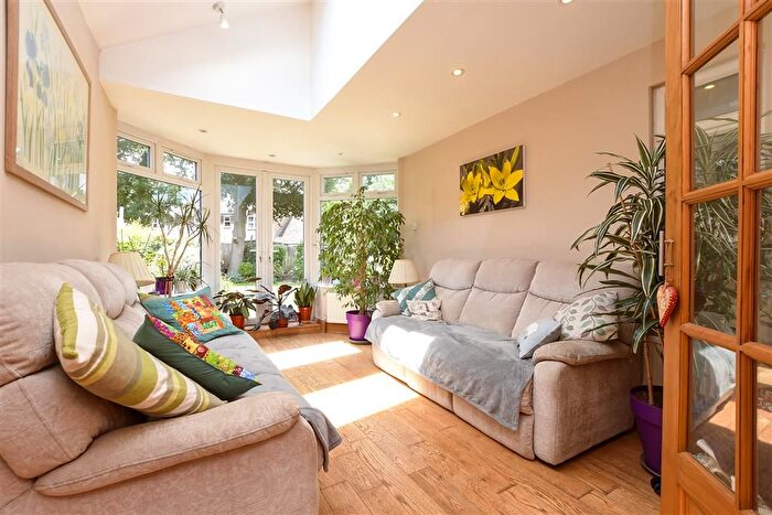 4 Bedroom Semi-Detached House For Sale In Lechford Road, Horley, Surrey, RH6