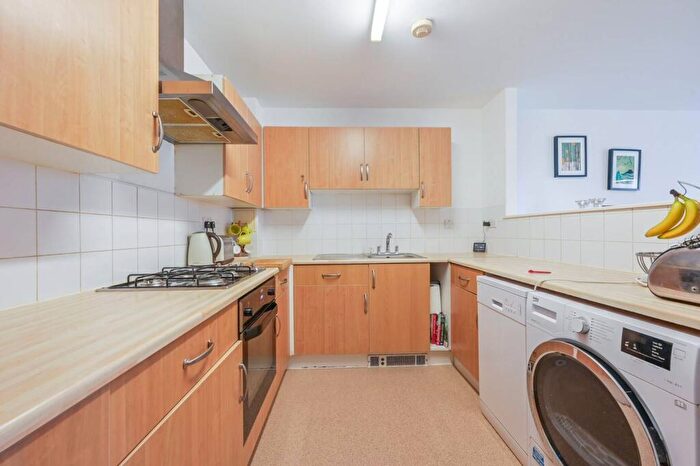 2 Bedroom Flat For Sale In Vickerys Wharf, Tower Hamlets, London, E14