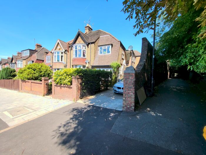 1 Bedroom Flat To Rent In Streatham Common North, Streatham Common, London, SW16
