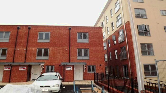 3 Bedroom Town House To Rent In Battle Square, Reading, RG30