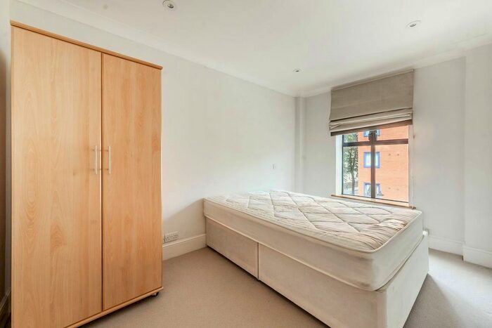 2 Bedroom Flat To Rent In Bolton Gardens, Earls Court, London, SW5