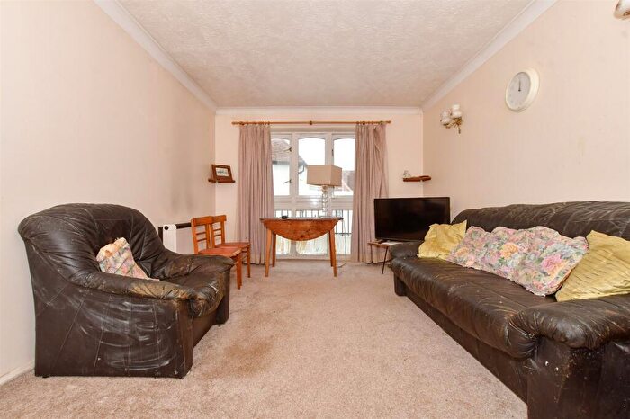 1 Bedroom Apartment For Sale In The Bayle, Folkestone, Kent, CT20