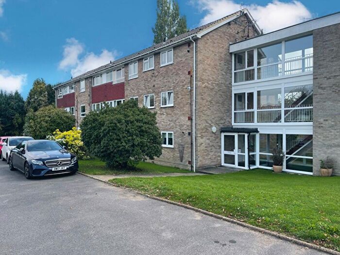 2 Bedroom Apartment To Rent In Oxted, RH8