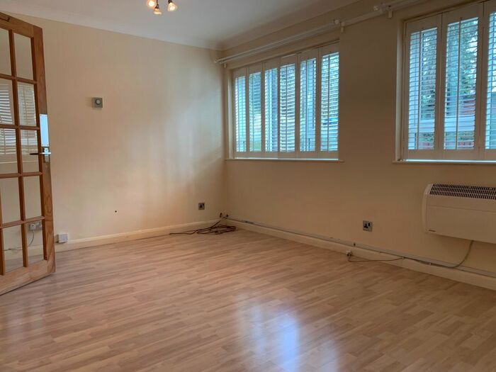1 Bedroom Flat To Rent In Bletchley House, Mycenae Road, London SE3