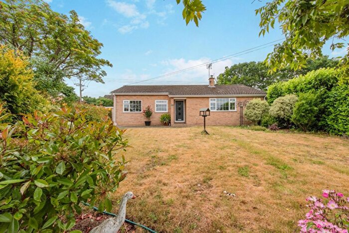 3 Bedroom Detached Bungalow For Sale In Mallard Way, Brandon, IP27