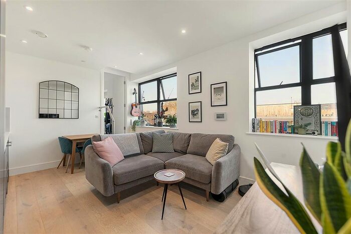 1 Bedroom Flat To Rent In Abbeville Road, London, SW4