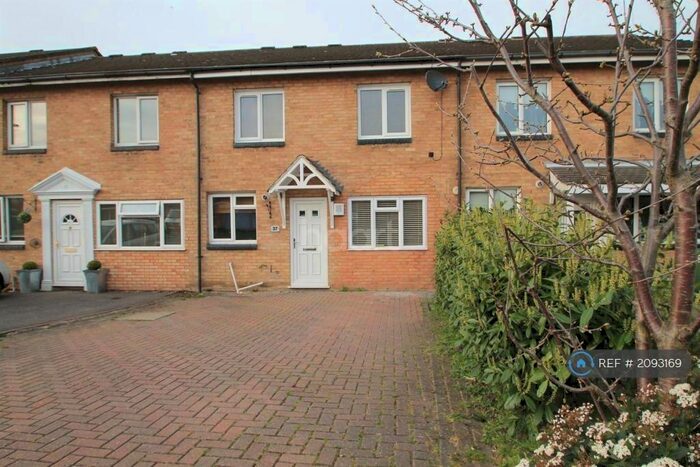 3 Bedroom Terraced House To Rent In Chesham Drive, Basildon, SS15