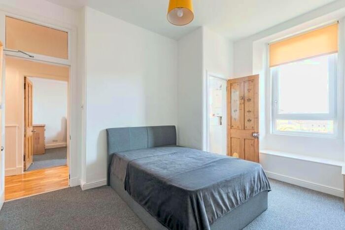 2 Bedroom Flat To Rent In / Lochend Road, Edinburgh, EH6