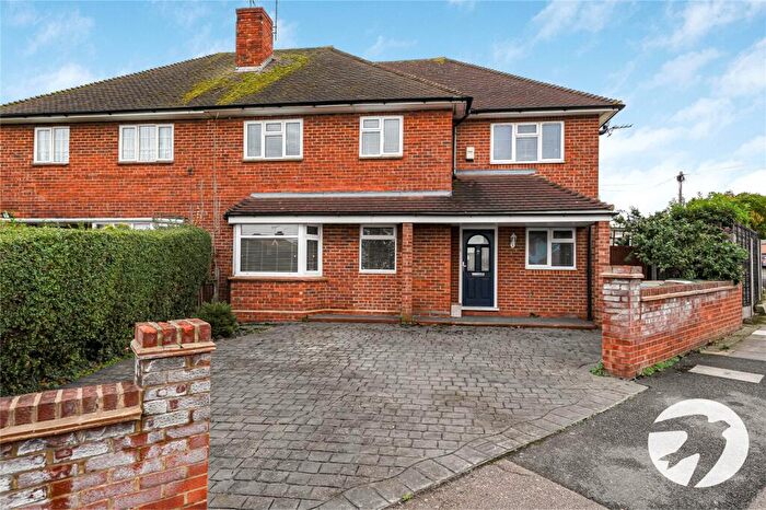 4 Bedroom Semi Detached House For Sale In Blenheim Drive, Welling, Kent, DA16